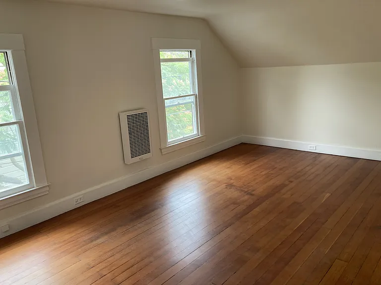 East upper bedroom