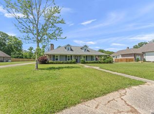 7021 Bryce Canyon Dr, Greenwell Springs, LA 70739