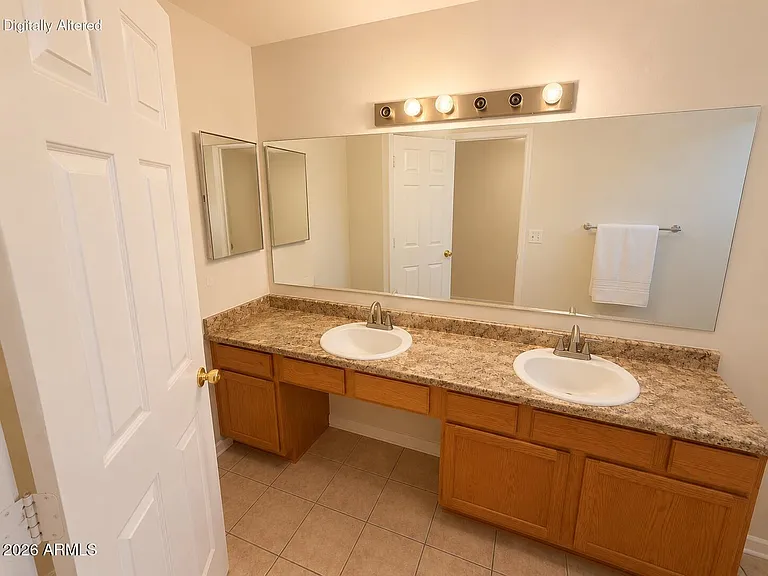 1041 S Matilda St — Photo 14