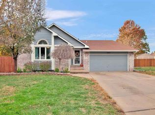 1631 N Pine Grove Ct, Wichita, KS 67212