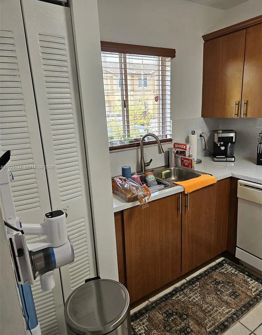 Bristol At Kendall Condo — Photo 4