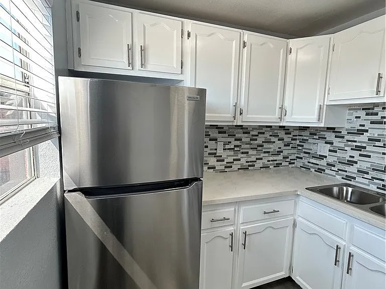 6517 1/2 Avalon Blvd #4 — Photo 6