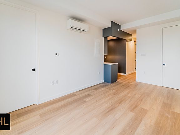 3rd image of 931 Carroll St #1122