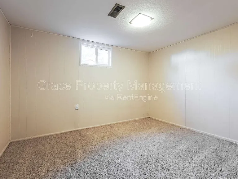 7033 S Cherry St — Photo 8