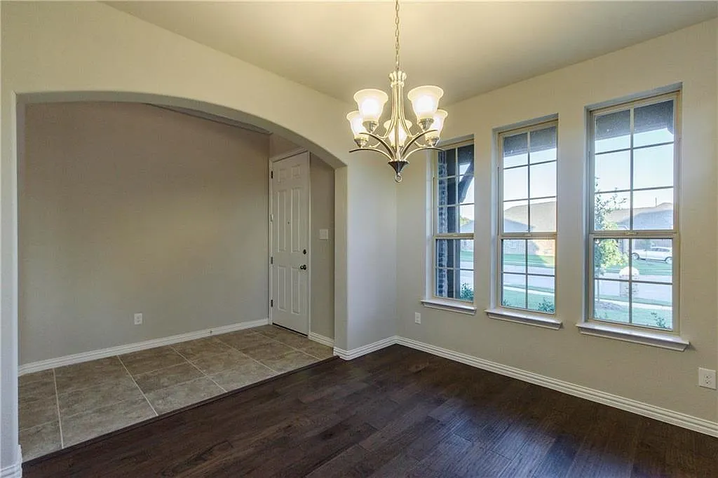 Building Photo - 3928 Southern Ridge Dr