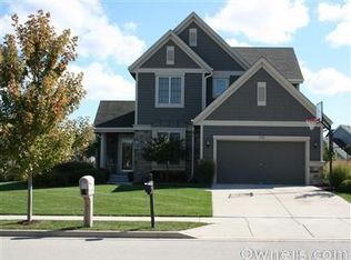 1132 Canary Ln, Grafton, WI 53024