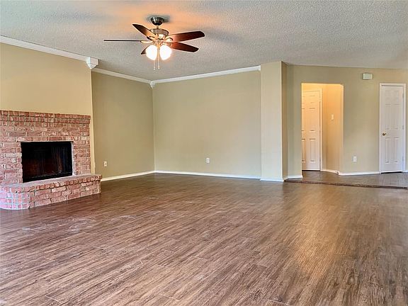 4th image of 130 Southampton Dr