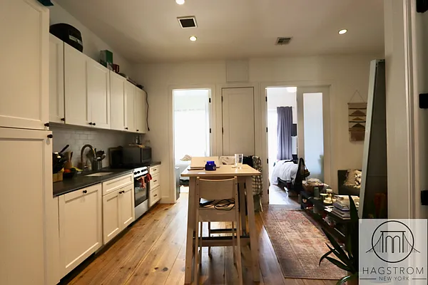 Rented by Hagstrom Management Inc | media 122