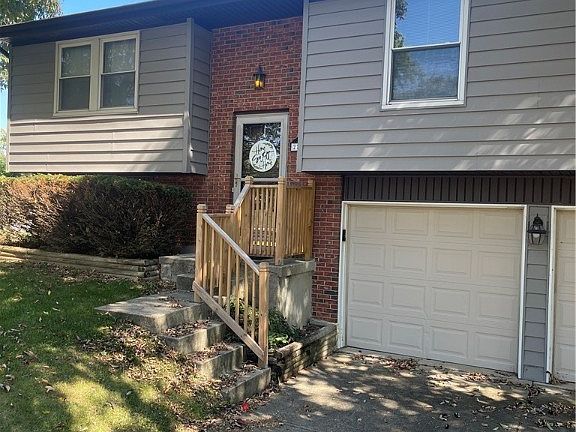 3rd image of 2733 Highland Village Ln
