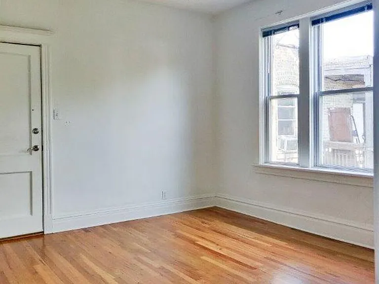 3909 W Schubert Ave — Photo 5