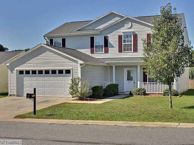 1st image of 444 Farmingdale Dr