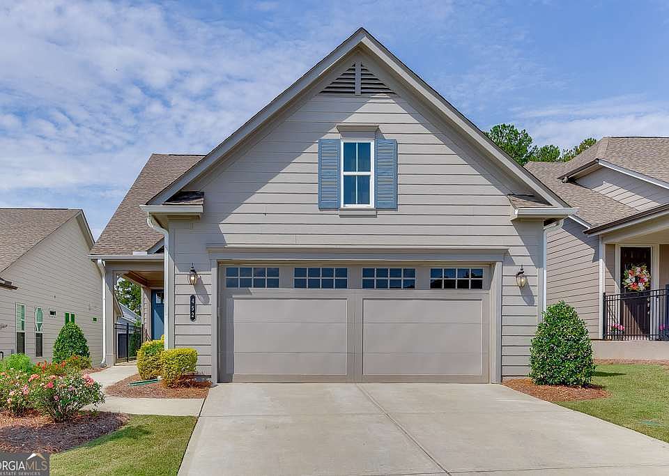 1st image of 452 Ontario Ln