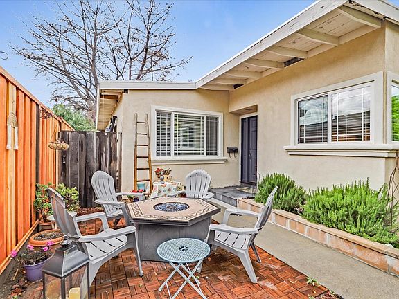 3rd image of 4965 Esther Dr