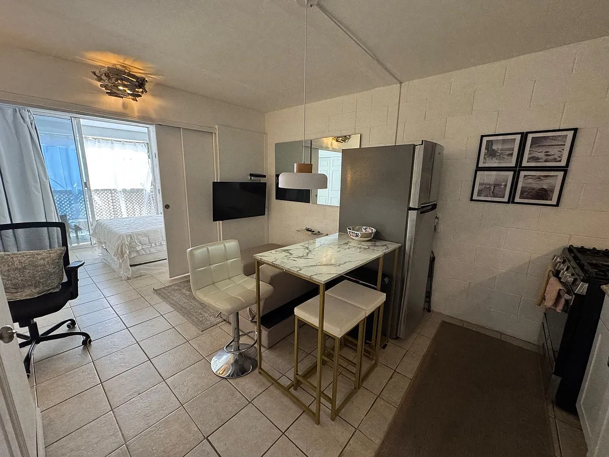 Building Photo - 2509 Ala Wai Blvd #206-A