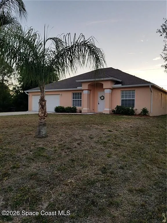 3 bed, 2.0 bath, 1791 sqft, $2,000 — Photo 1