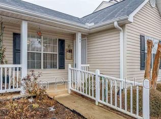 107 Hammett Grove Ln, Greer, SC 29650