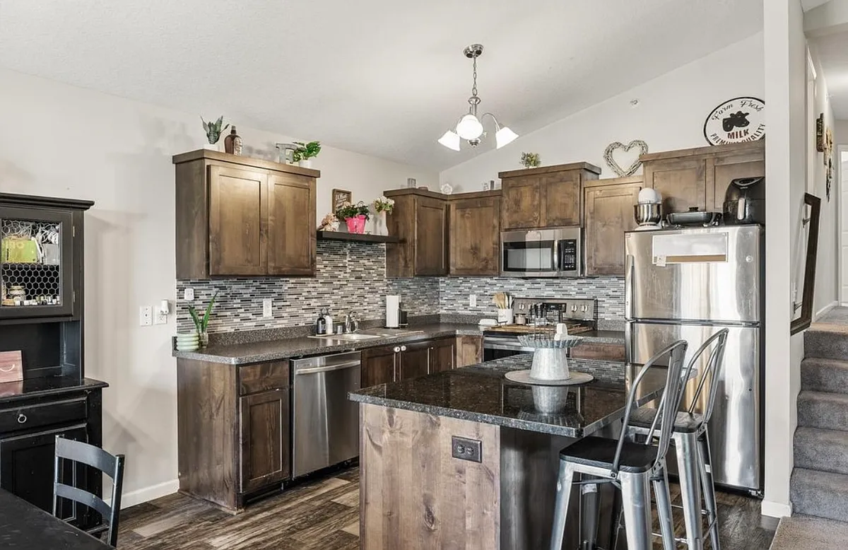 Building Photo - 8555 Gateway Cir