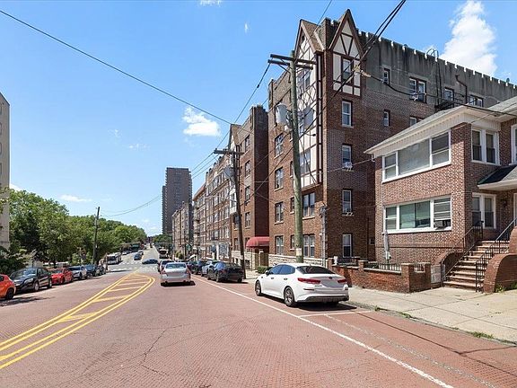 3rd image of 6015 Boulevard E APT 1B