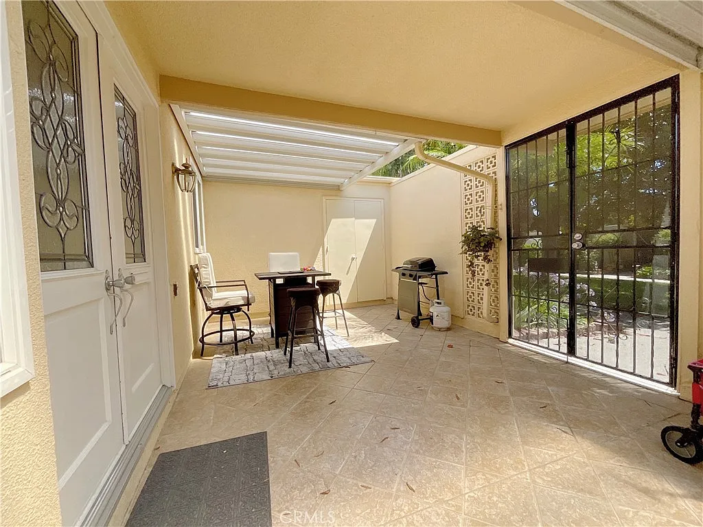 2 bed, 1277 sqft, $3,275 — Photo 3