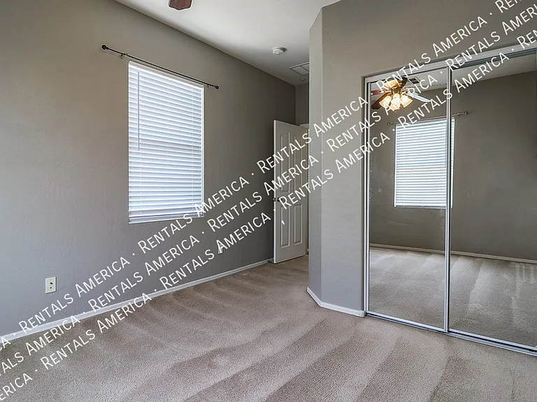 747 N Port Dr — Photo 15