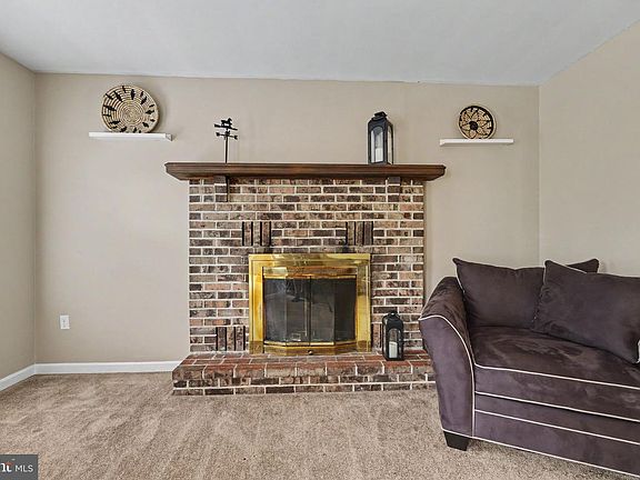 4th image of 1205 Feist Ave
