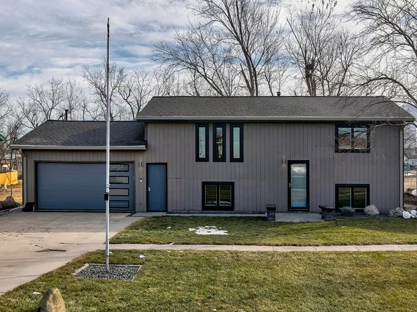 106 N 5th Ave, Huxley, IA 50124