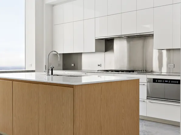 432 Park Avenue image 17 of 38