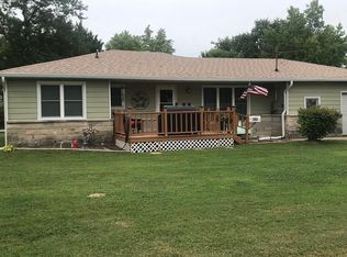 103 W Wisconsin St, Oblong, IL 62449