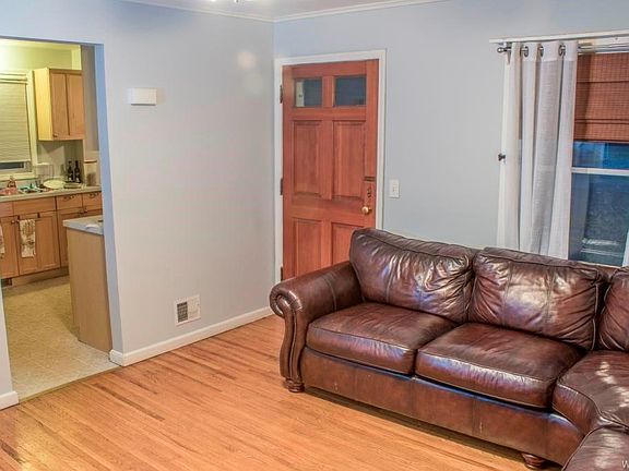 3rd image of 112 Lackawanna Ave