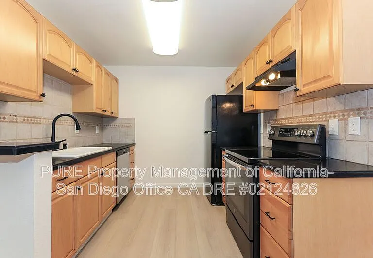 701 Ash Ln #202 — Photo 9