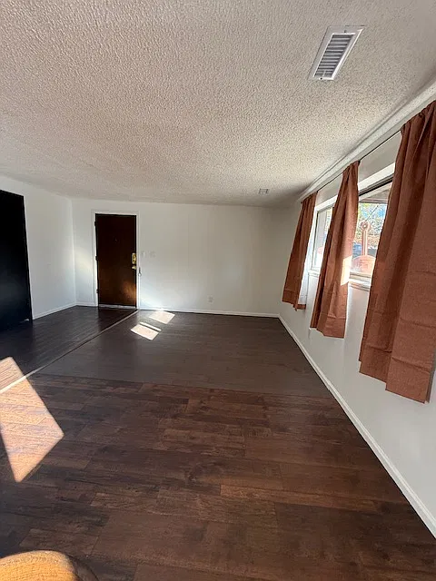 1 bed, 680 sqft, $1,200 — Photo 2