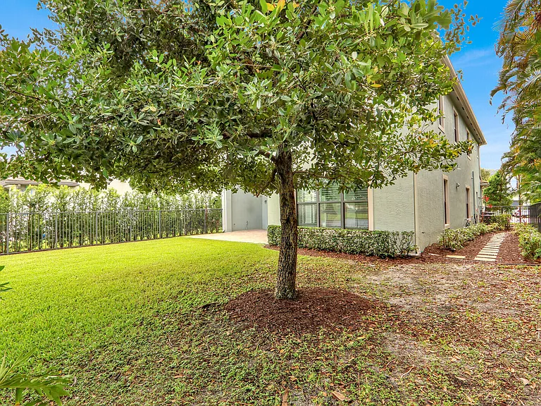 16590 Germaine Dr — Photo 55