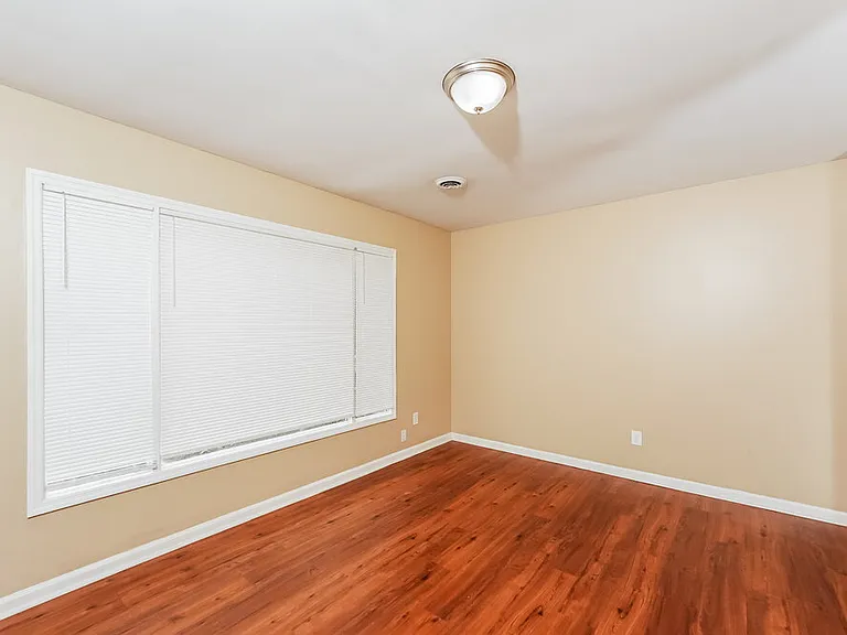 1700 Serene Dr — Photo 5