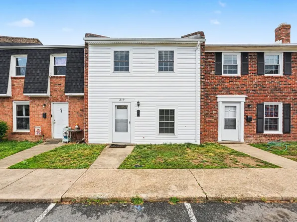 319 Brock Sq, Fredericksburg, VA 22401