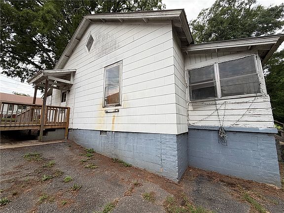 2nd image of 914 Pickens St