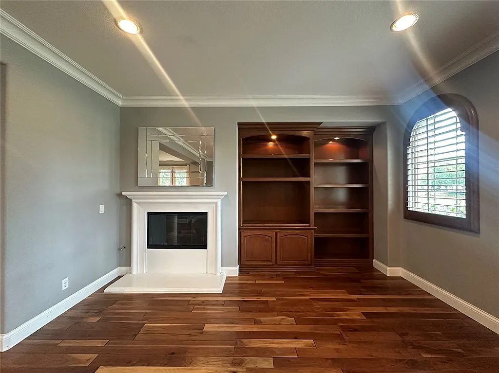 4 bed, 3.5 bath, 2429 sqft, $5,400 — Photo 3
