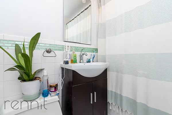 Rented by Rennit Inc. | media 52