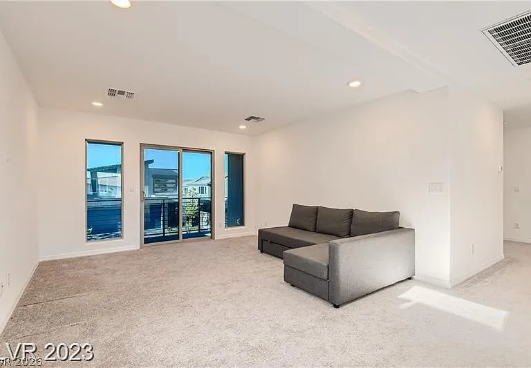 7037 Sunland Hills Ave — Photo 13