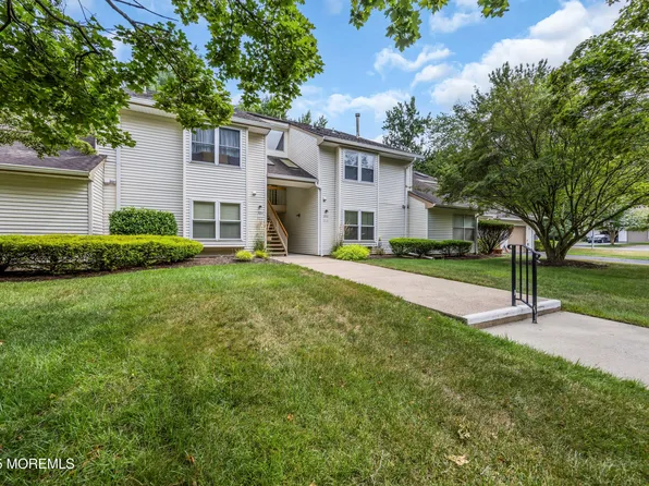 306 Sunshine Court, Marlboro, NJ 07746