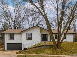 15278 Country Field Ct, Chesterfield, MO 63017