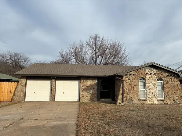 9925 NE 7th St, Midwest City, OK 73130