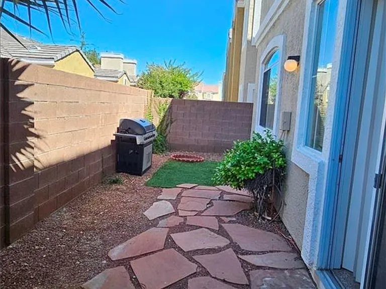 9116 Hampstead Ave — Photo 34
