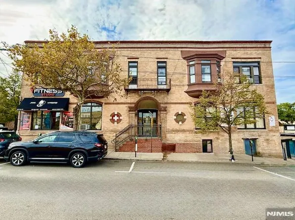 811 30th St, Union City, NJ 07087