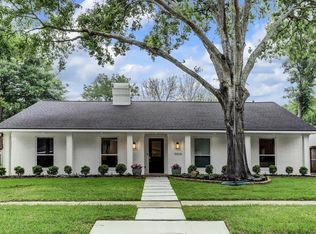 10606 Riverview Dr, Houston, TX 77042