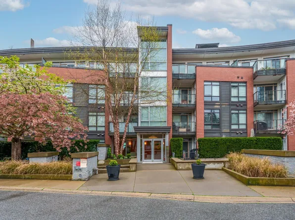 22 Royal Ave #328, New Westminster, BC V3L 1G6