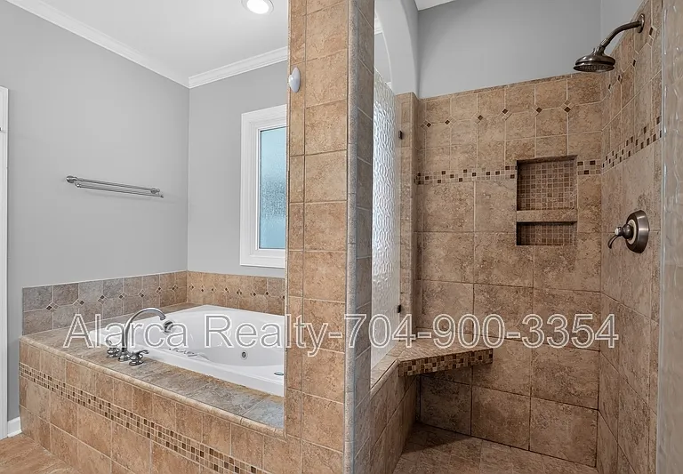12736 Wetherburn Ln — Photo 12