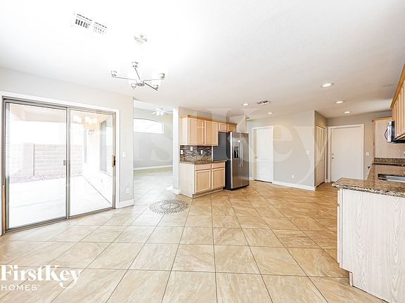 5th image of 8222 W Voltaire Ave