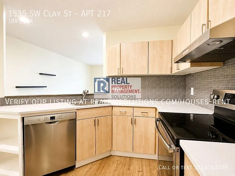1535 SW Clay St #217 — Photo 13