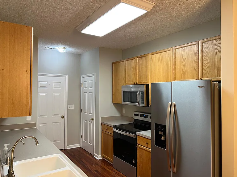 2424 Bay Harbor Dr — Photo 5