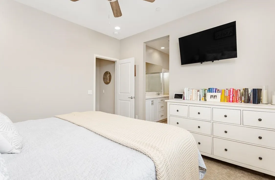 2601 Cranston Dr — Photo 3